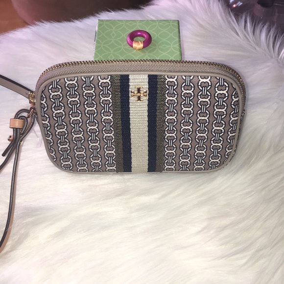 COPY - Tory Burch wristlet - Picture 3 of 5